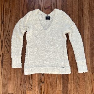 Abercrombie & Fitch Ivory V-Neck Off the Shoulder Sweater XS